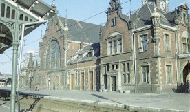 Gdańsk, budynek dworcowy głównego widziany z peronu, 1994. Fot. A....